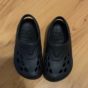 Kids Black Water Shoes